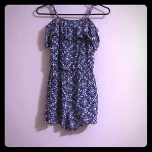 A off shoulder romper